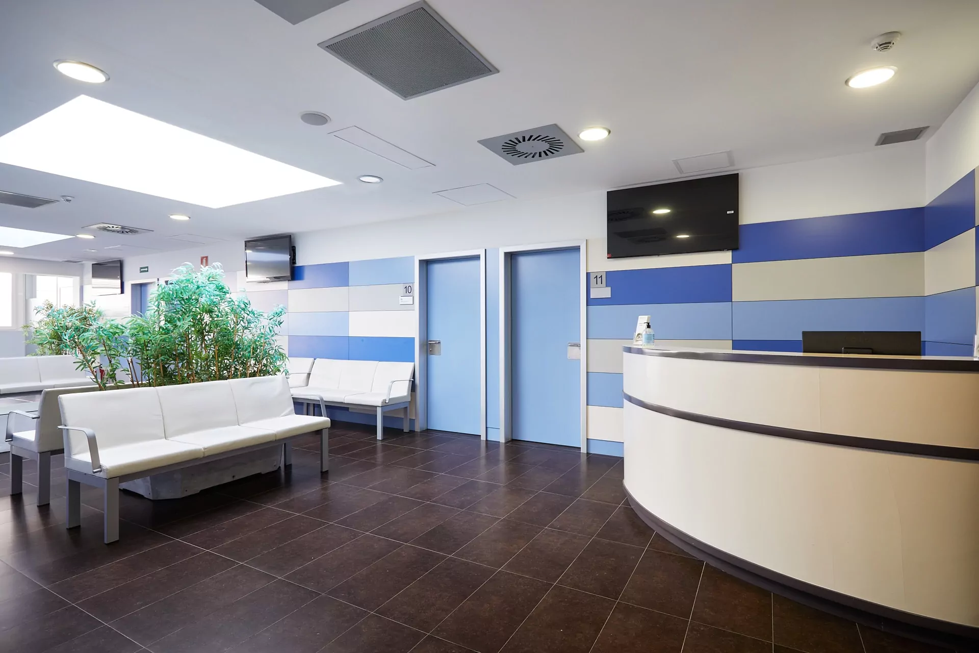 clínica salvà sala espera oftalmólogos