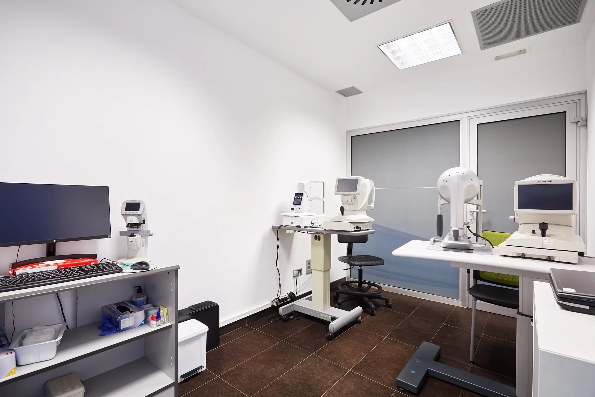 clínica salvà sala de pruebas