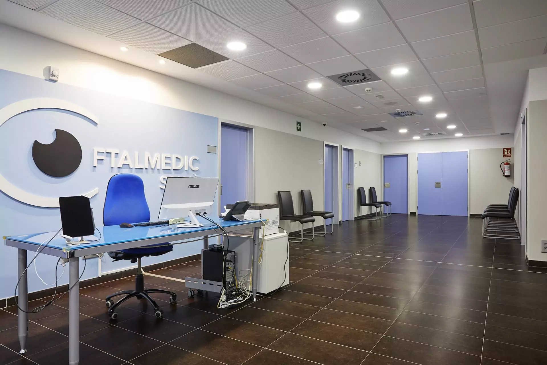 clínica salvà sala espera oftlamología pediátrica