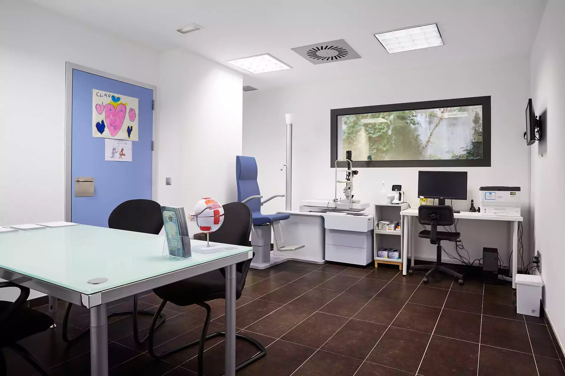 clínica salvà consulta oftlamología pediátrica