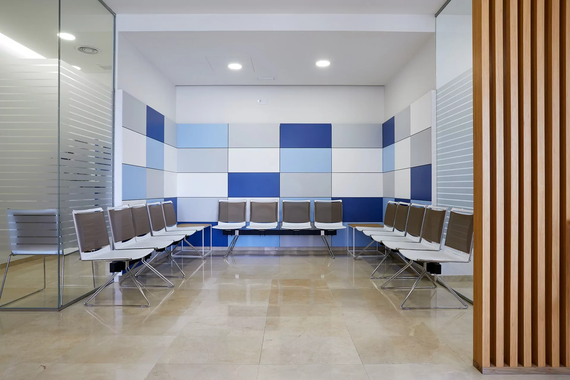 Oftalmedic Salvà en Laserclinic Manacor, sala de espera