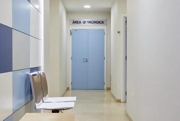 Oftalmedic Salvà en Laserclinic Manacor, área quirúrgica